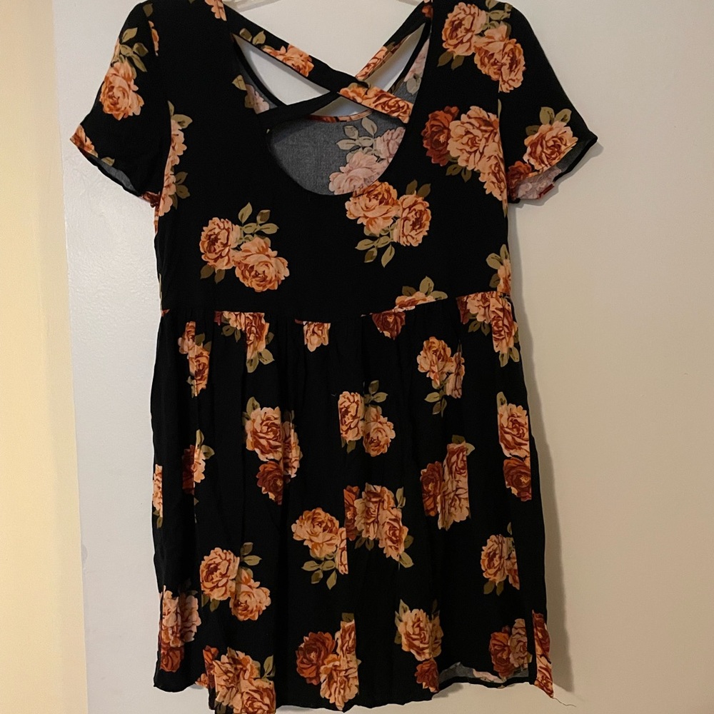 Nice Forever 21 Dress. Size small but could probably fit medium. Very flowy.
